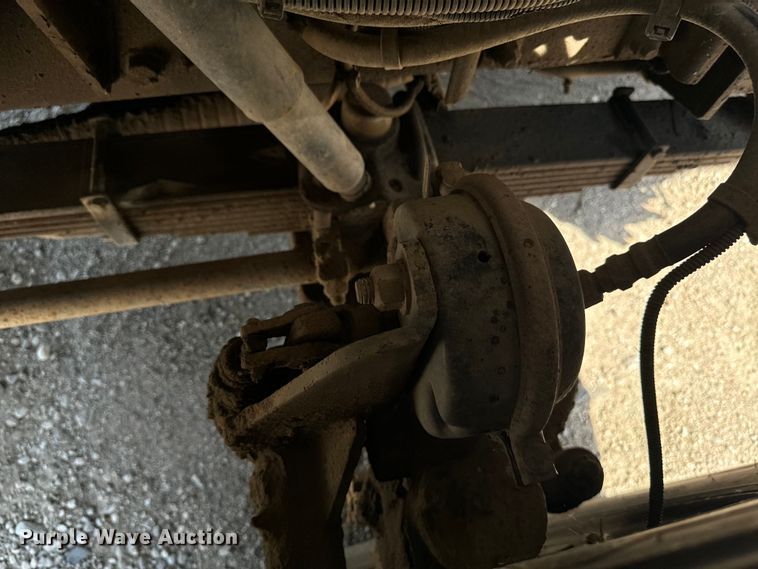 image for item EE7502 2001 Volvo WX64 refuse truck