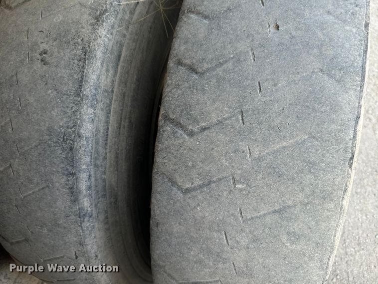 image for item EE7502 2001 Volvo WX64 refuse truck