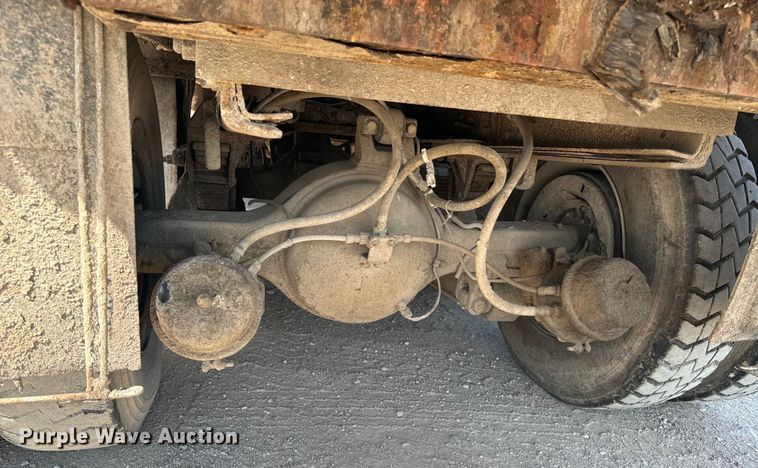 image for item EE7502 2001 Volvo WX64 refuse truck