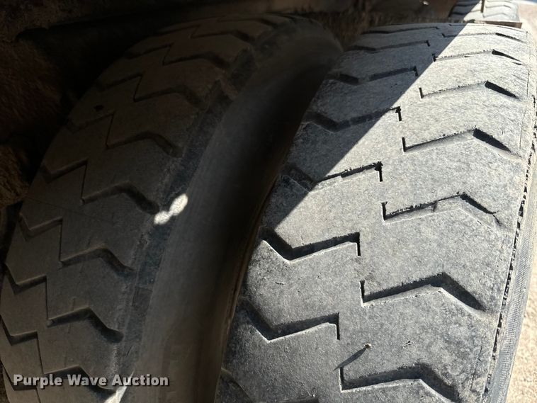 image for item EE7502 2001 Volvo WX64 refuse truck