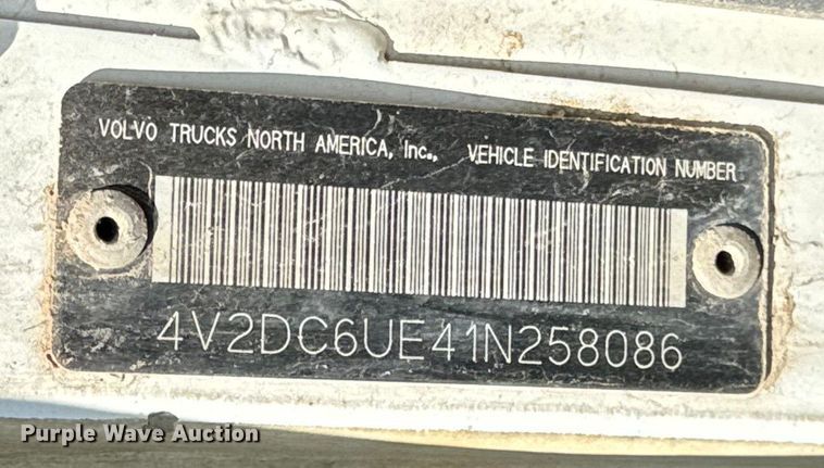 image for item EE7502 2001 Volvo WX64 refuse truck