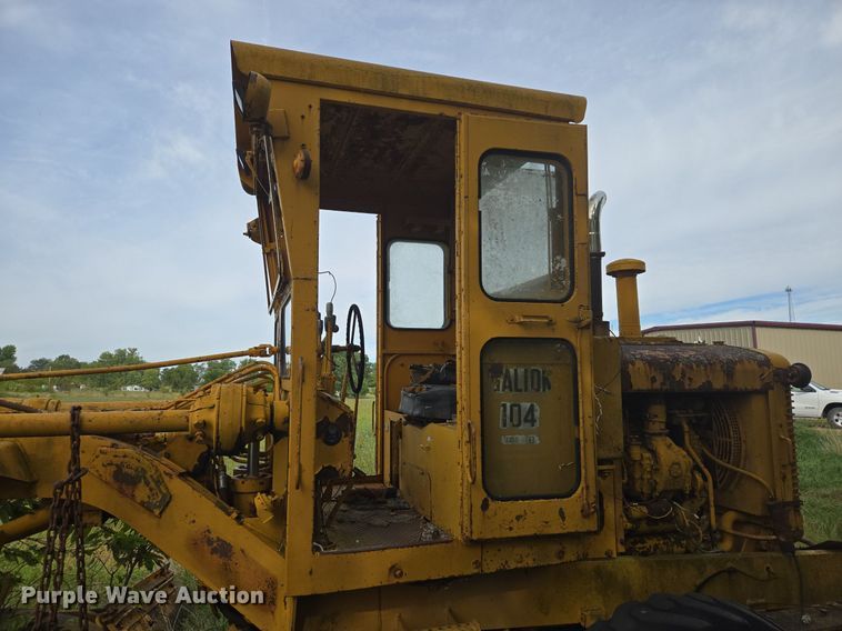 image for item EE8474 1966 Galion 104 rigid frame motor grader