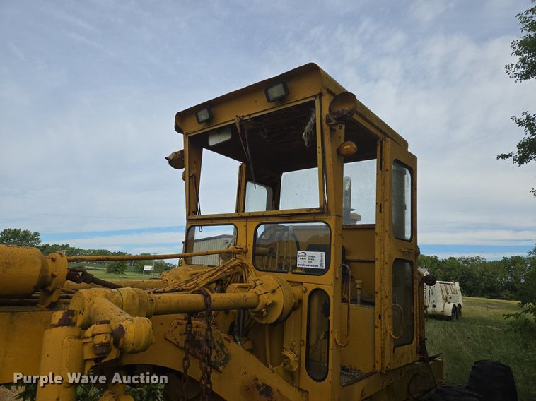 image for item EE8474 1966 Galion 104 rigid frame motor grader