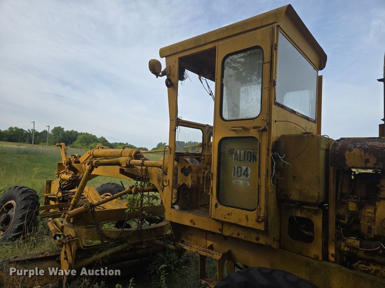 image for item EE8474 1966 Galion 104 rigid frame motor grader