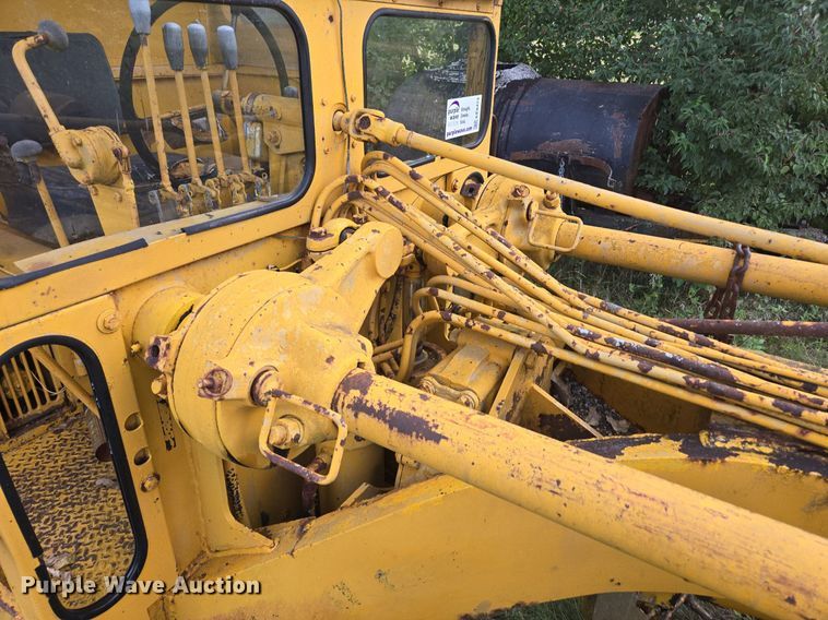 image for item EE8474 1966 Galion 104 rigid frame motor grader