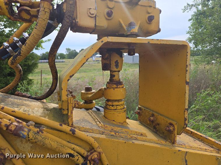 image for item EE8474 1966 Galion 104 rigid frame motor grader