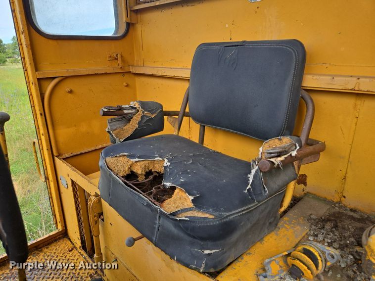 image for item EE8474 1966 Galion 104 rigid frame motor grader