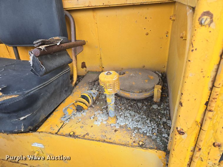 image for item EE8474 1966 Galion 104 rigid frame motor grader