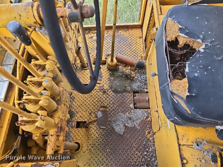 image for item EE8474 1966 Galion 104 rigid frame motor grader