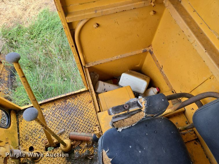 image for item EE8474 1966 Galion 104 rigid frame motor grader