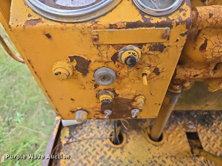 image for item EE8474 1966 Galion 104 rigid frame motor grader