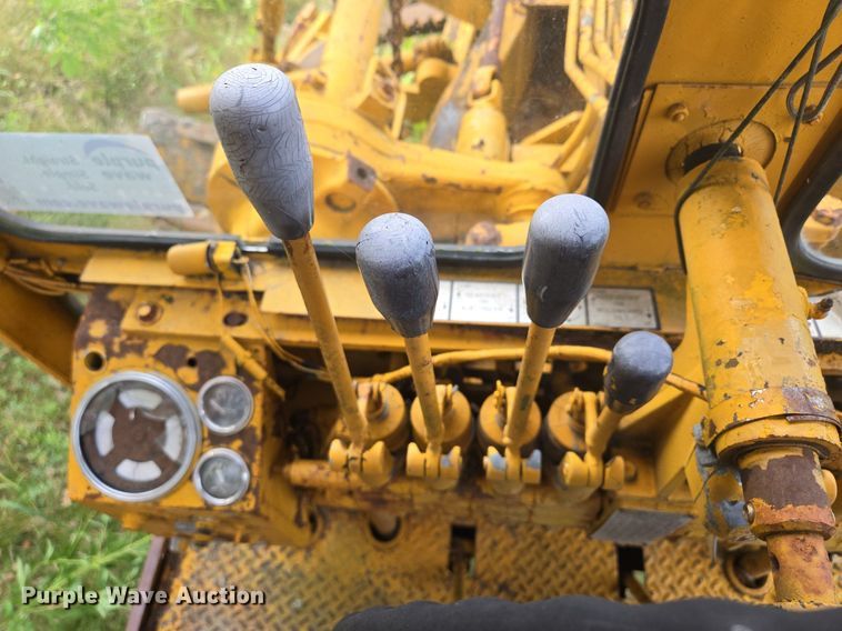 image for item EE8474 1966 Galion 104 rigid frame motor grader