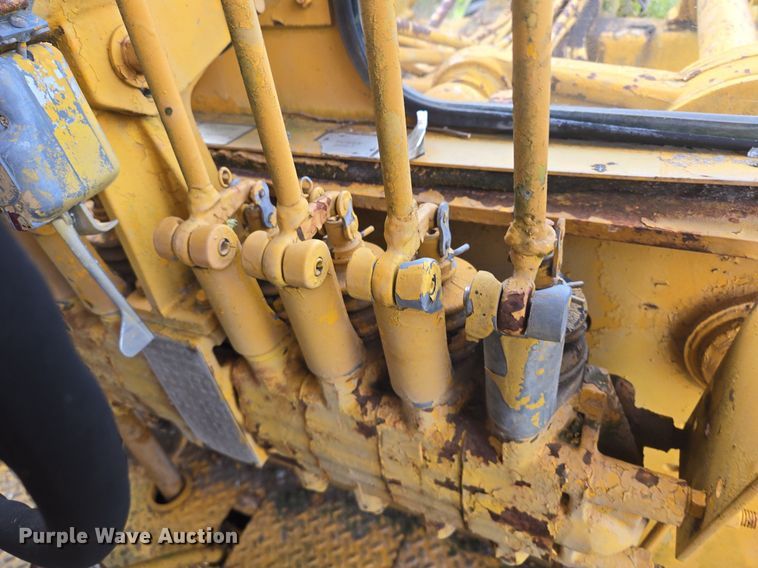 image for item EE8474 1966 Galion 104 rigid frame motor grader