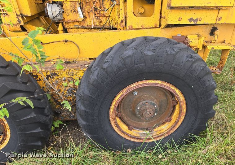 image for item EE8474 1966 Galion 104 rigid frame motor grader