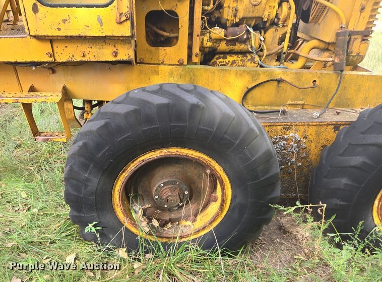 image for item EE8474 1966 Galion 104 rigid frame motor grader