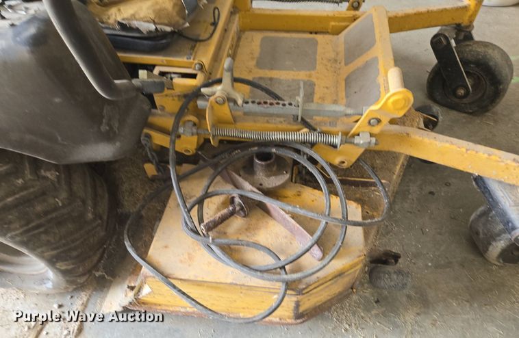 image for item EE8477 2008 Hustler  Super Z  ZTR lawn mower