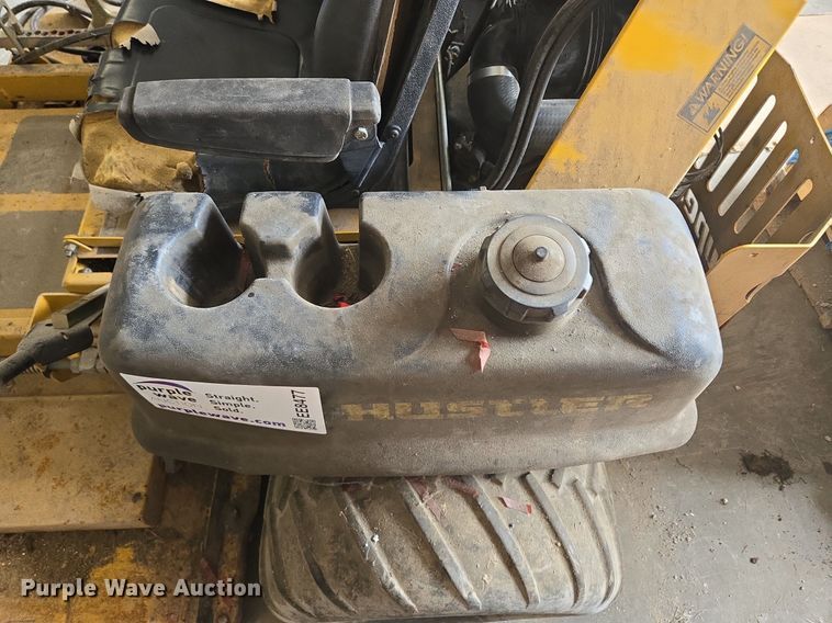 image for item EE8477 2008 Hustler  Super Z  ZTR lawn mower