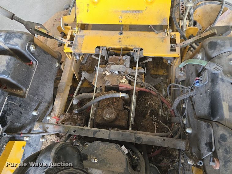 image for item EE8477 2008 Hustler  Super Z  ZTR lawn mower