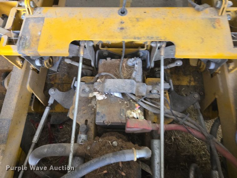 image for item EE8477 2008 Hustler  Super Z  ZTR lawn mower