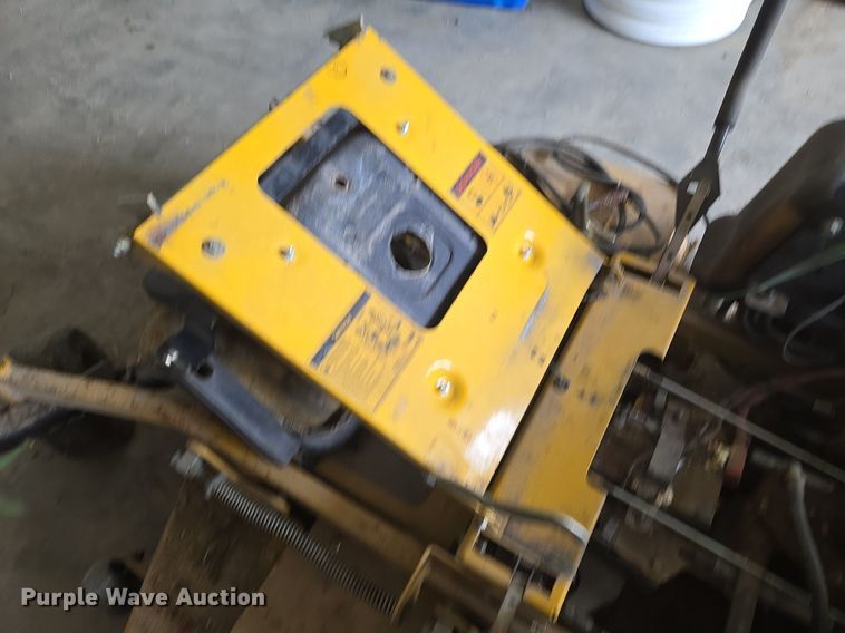 image for item EE8477 2008 Hustler  Super Z  ZTR lawn mower