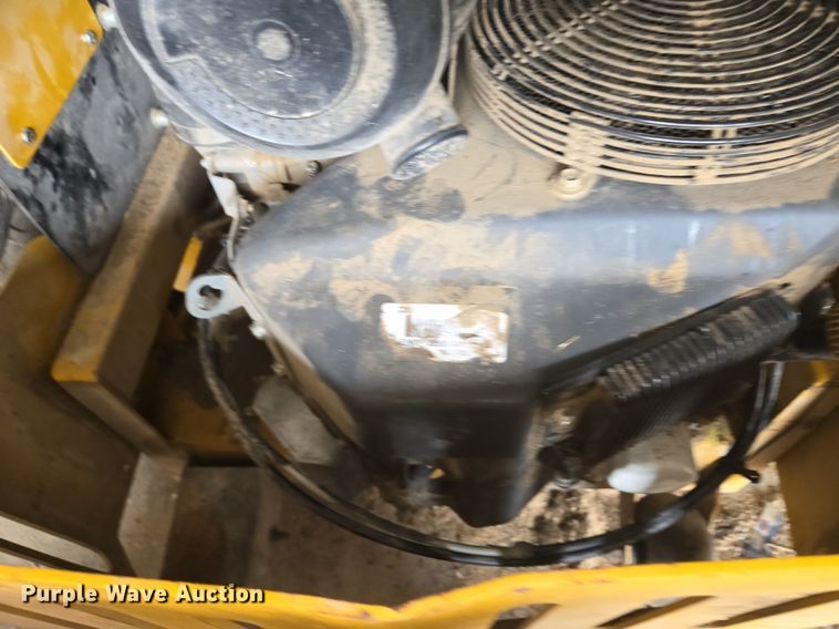 image for item EE8477 2008 Hustler  Super Z  ZTR lawn mower