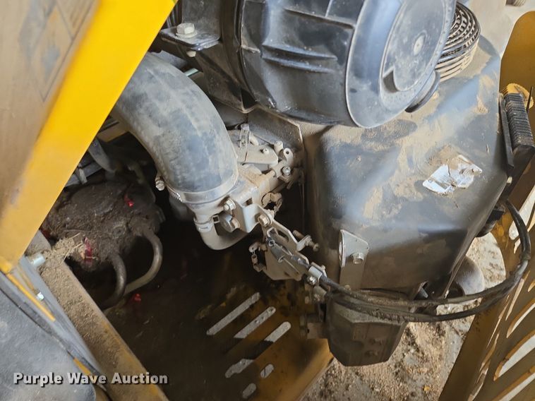 image for item EE8477 2008 Hustler  Super Z  ZTR lawn mower