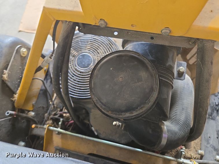 image for item EE8477 2008 Hustler  Super Z  ZTR lawn mower