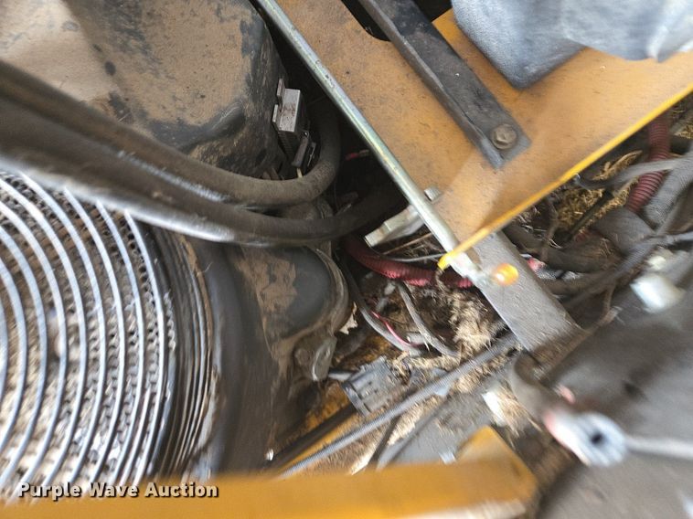 image for item EE8477 2008 Hustler  Super Z  ZTR lawn mower