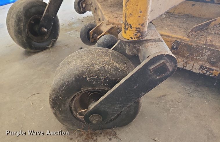 image for item EE8477 2008 Hustler  Super Z  ZTR lawn mower