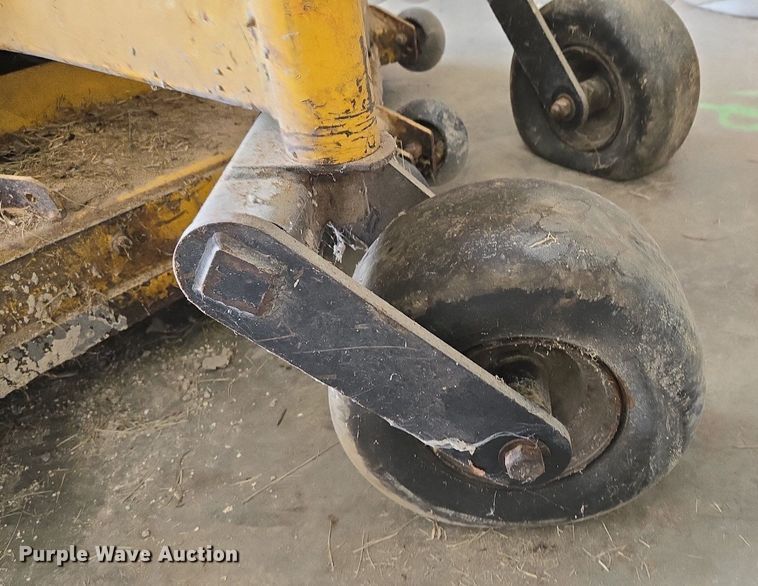 image for item EE8477 2008 Hustler  Super Z  ZTR lawn mower