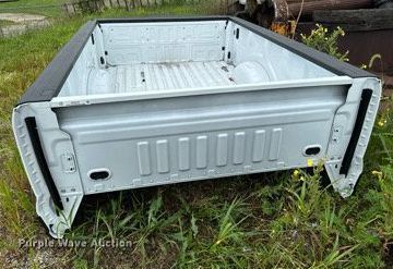 image for item EH4416 2023 Ford F250 pickup bed