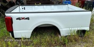 image for item EH4416 2023 Ford F250 pickup bed
