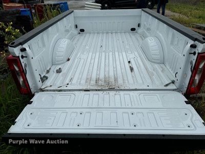 image for item EH4416 2023 Ford F250 pickup bed