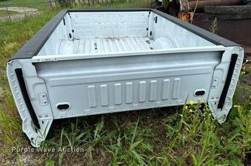 image for item EH4416 2023 Ford F250 pickup bed