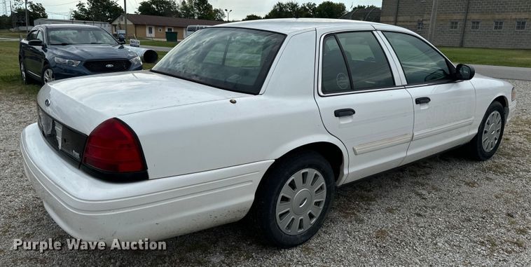 image for item EH6982 2010 Ford Crown Victoria Police Interceptor  