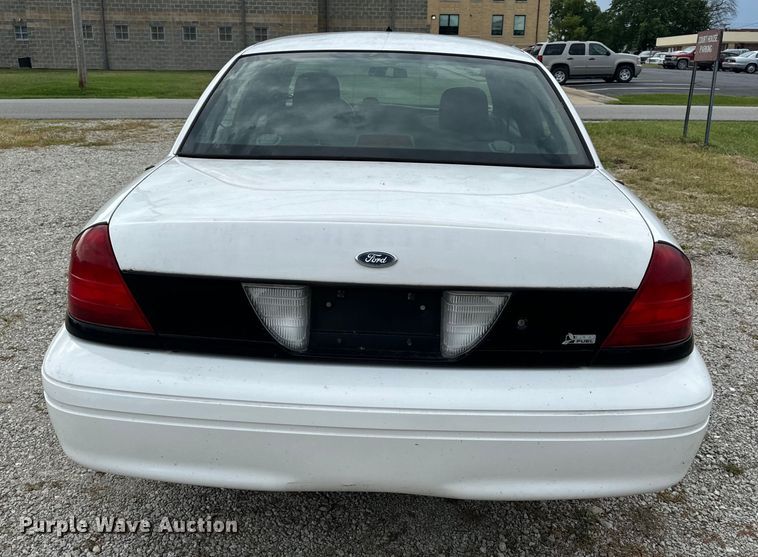image for item EH6982 2010 Ford Crown Victoria Police Interceptor  