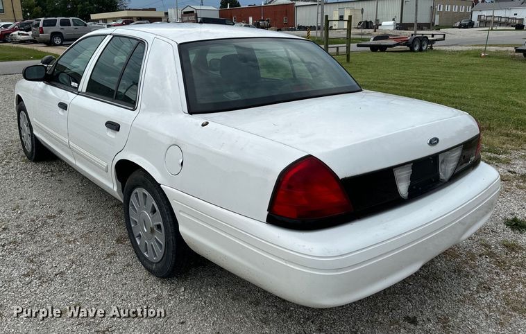 image for item EH6982 2010 Ford Crown Victoria Police Interceptor  