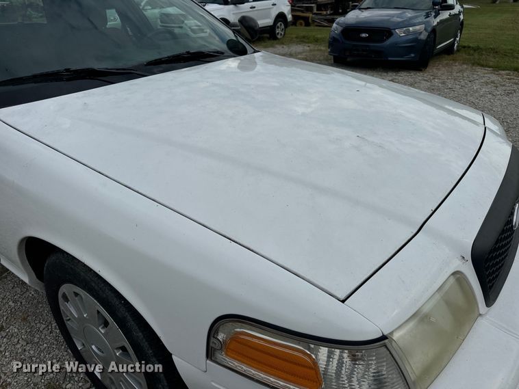 image for item EH6982 2010 Ford Crown Victoria Police Interceptor  