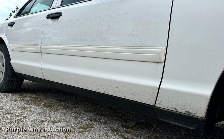 image for item EH6982 2010 Ford Crown Victoria Police Interceptor  