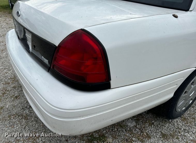 image for item EH6982 2010 Ford Crown Victoria Police Interceptor  