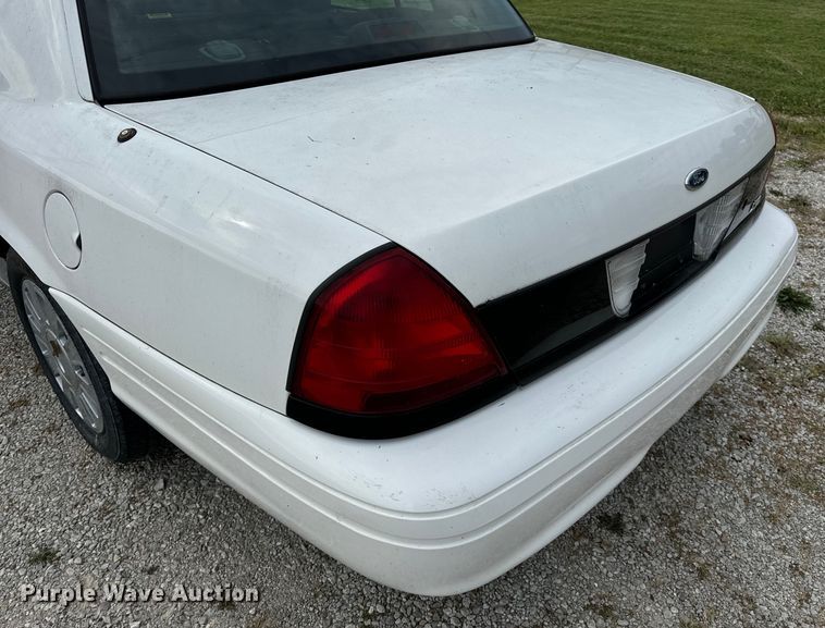 image for item EH6982 2010 Ford Crown Victoria Police Interceptor  