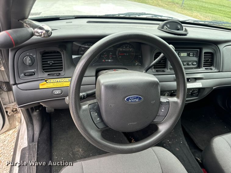 image for item EH6982 2010 Ford Crown Victoria Police Interceptor  