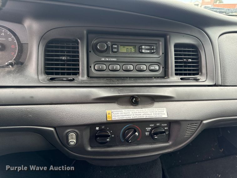 image for item EH6982 2010 Ford Crown Victoria Police Interceptor  