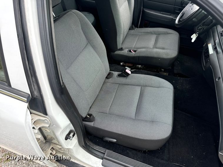 image for item EH6982 2010 Ford Crown Victoria Police Interceptor  