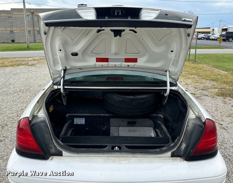 image for item EH6982 2010 Ford Crown Victoria Police Interceptor  