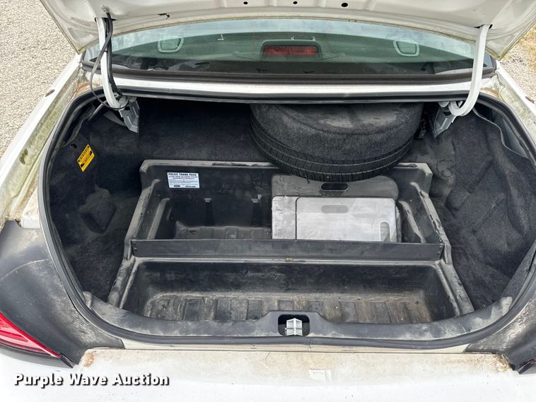 image for item EH6982 2010 Ford Crown Victoria Police Interceptor  