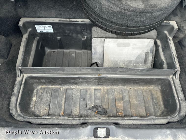 image for item EH6982 2010 Ford Crown Victoria Police Interceptor  