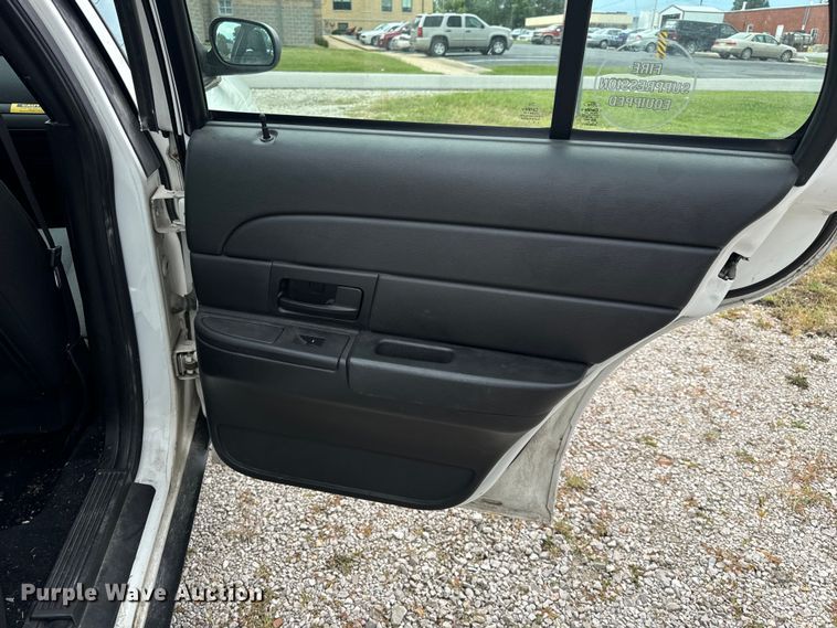 image for item EH6982 2010 Ford Crown Victoria Police Interceptor  