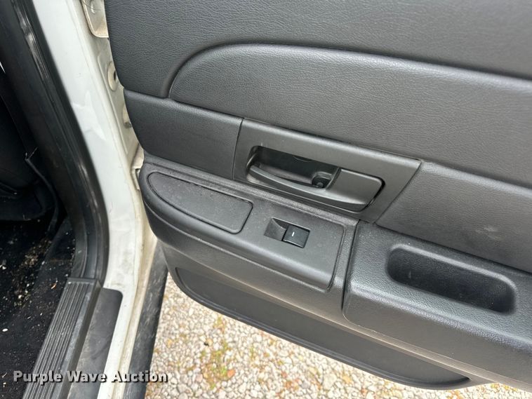 image for item EH6982 2010 Ford Crown Victoria Police Interceptor  