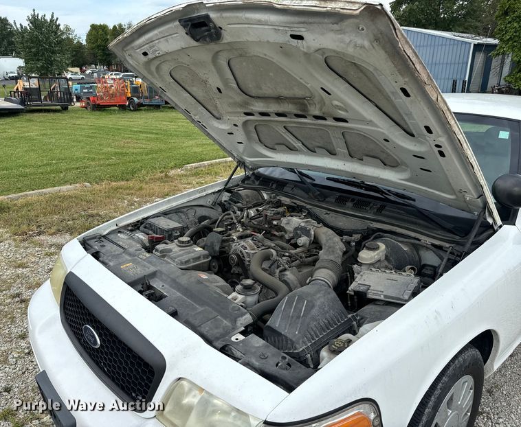 image for item EH6982 2010 Ford Crown Victoria Police Interceptor  